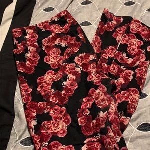 LuLaRoe TC Valentine’s leggings
